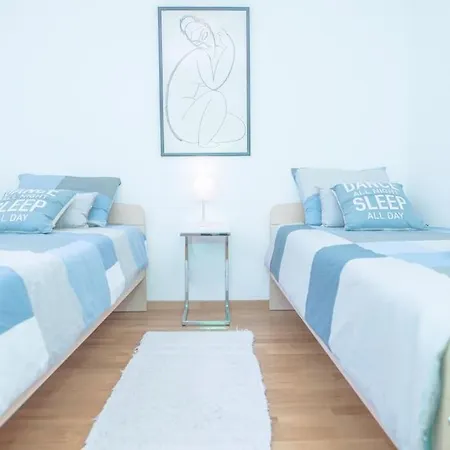 شقة New! Carpe Diem 1,split-bacvice,free Wi-fi, Parking *