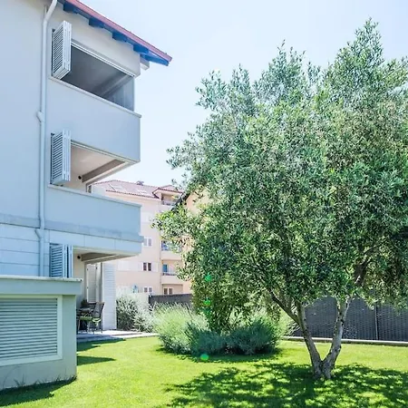 Apartment New! Carpe Diem 1,split-bacvice,free Wi-fi, Parking *