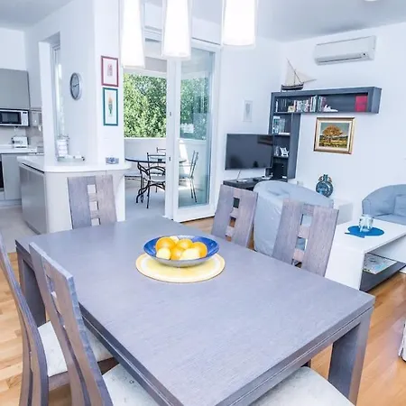 New! Carpe Diem 1,split-bacvice,free Wi-fi, Parking Apartment *